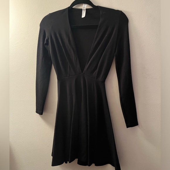 AMERICAN APPAREL DEEP V LONG SLEEVE DRESS - Picture 2 of 4